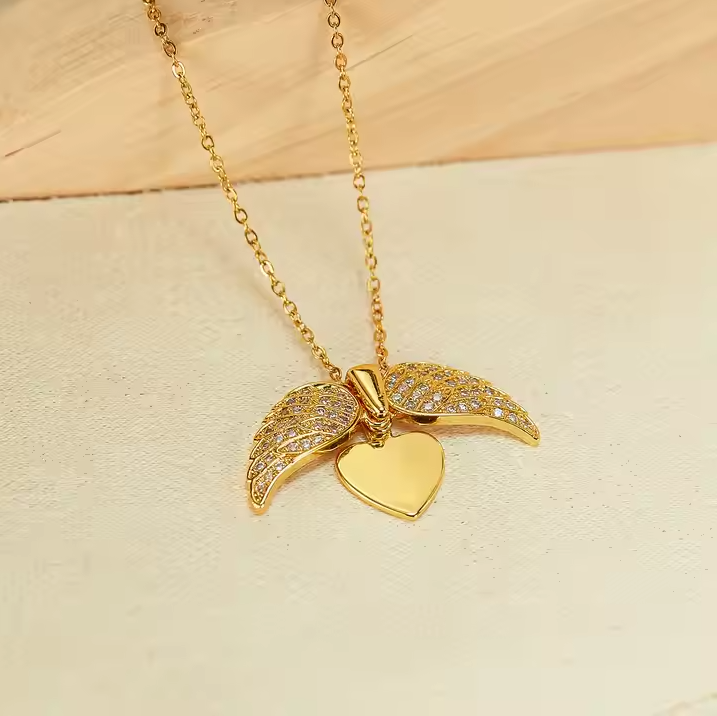Fashionable and Minimalist Design love Necklace for Women Light Luxury and High-end Feeling, Angel wings Necklace for Women Gift