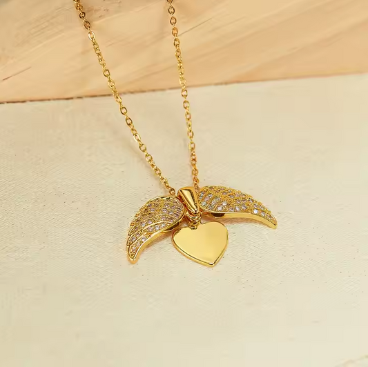 Fashionable and Minimalist Design love Necklace for Women Light Luxury and High-end Feeling, Angel wings Necklace for Women Gift
